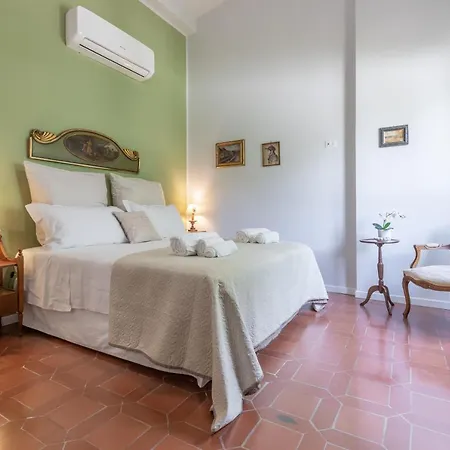 Villa Dell'Arco *